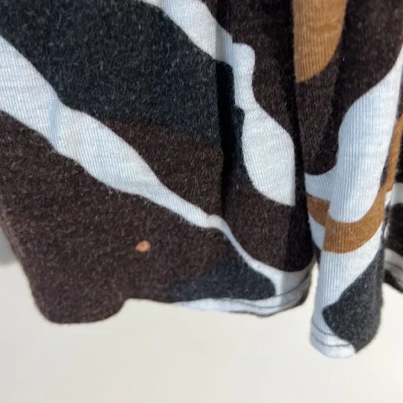 Faded Glory Ladies top Size 8 to 10 color is white, brown, tan and black. A-13 - Picture 4 of 4